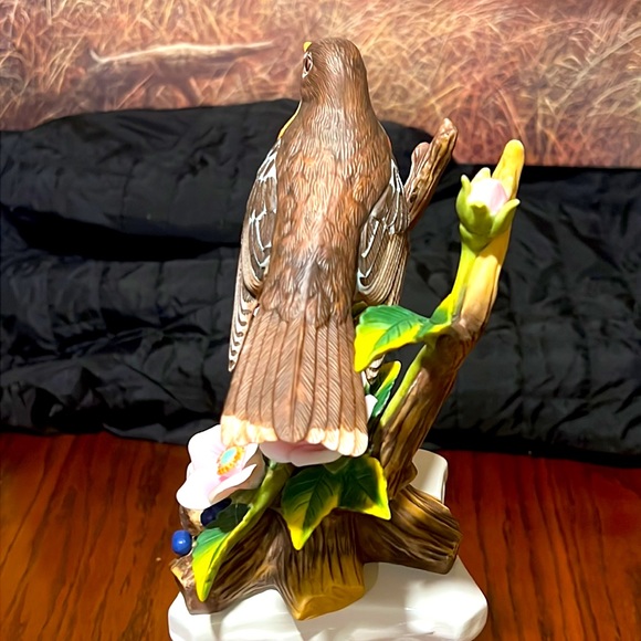 ANDREA’S BIRDS. ROBIN with WILD ROSES 🌹 Fine Hand Painted Porcelain Art 9743 - Picture 8 of 16